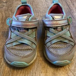 stride rite girls sneakers size 5.5w